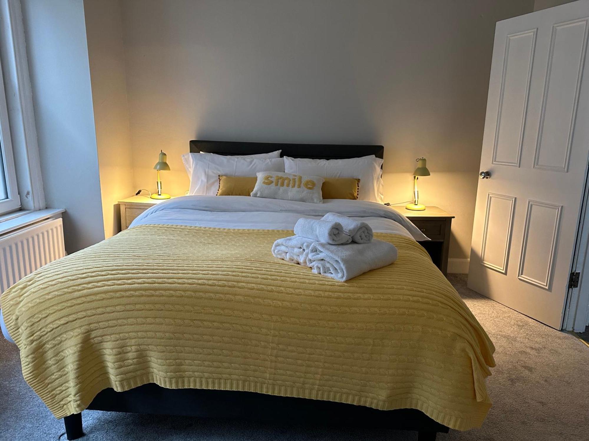 Two Bed Apartment EDI Exterior foto